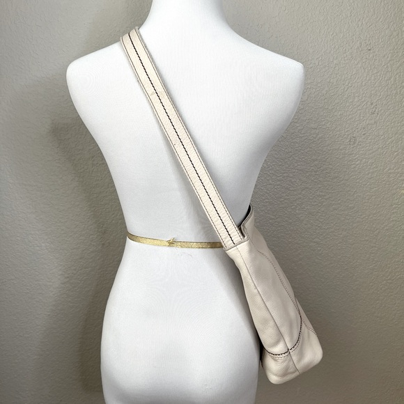 The Sak De Young Hobo Bag in Cream - Picture 4 of 7